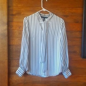 White House Black Market Size 2 Long Sleeve